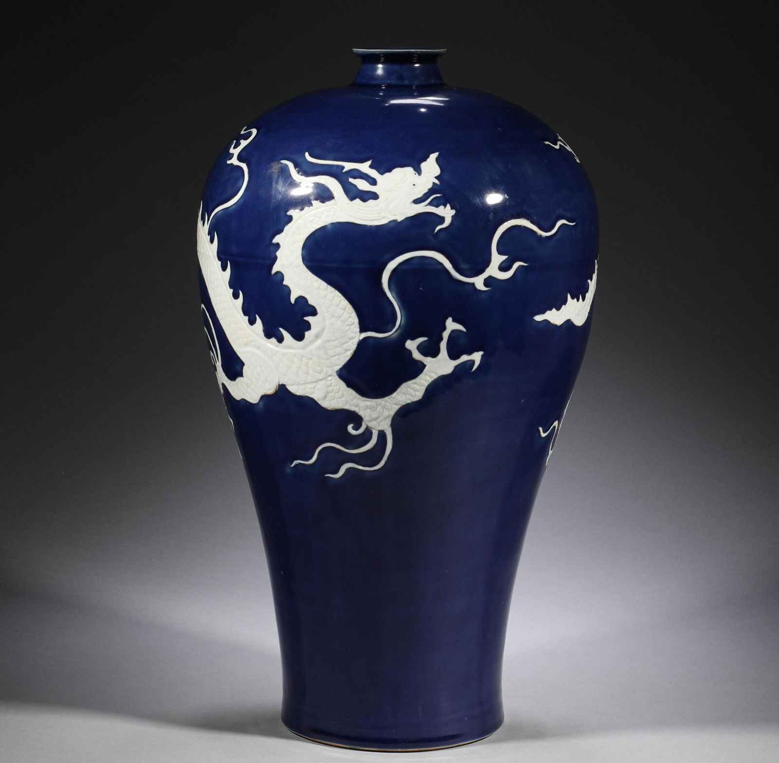 Ming Dynasty, seasonal blue glaze plum vase with dragon pattern (1 of 7)