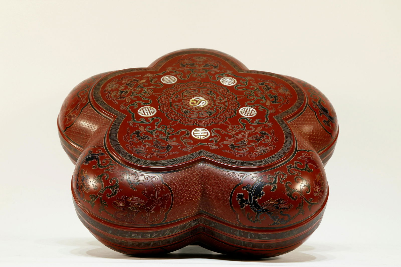 A Fabulous Qiangjin Painted Lacquer 'Dragon and Phoenix' Box (1 of 5)