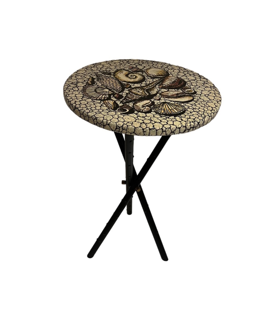 TRAVAIL ITALIEN Petit guéridon tripode, plateau circulaire en bois lithographié à décor de (1 of 1)