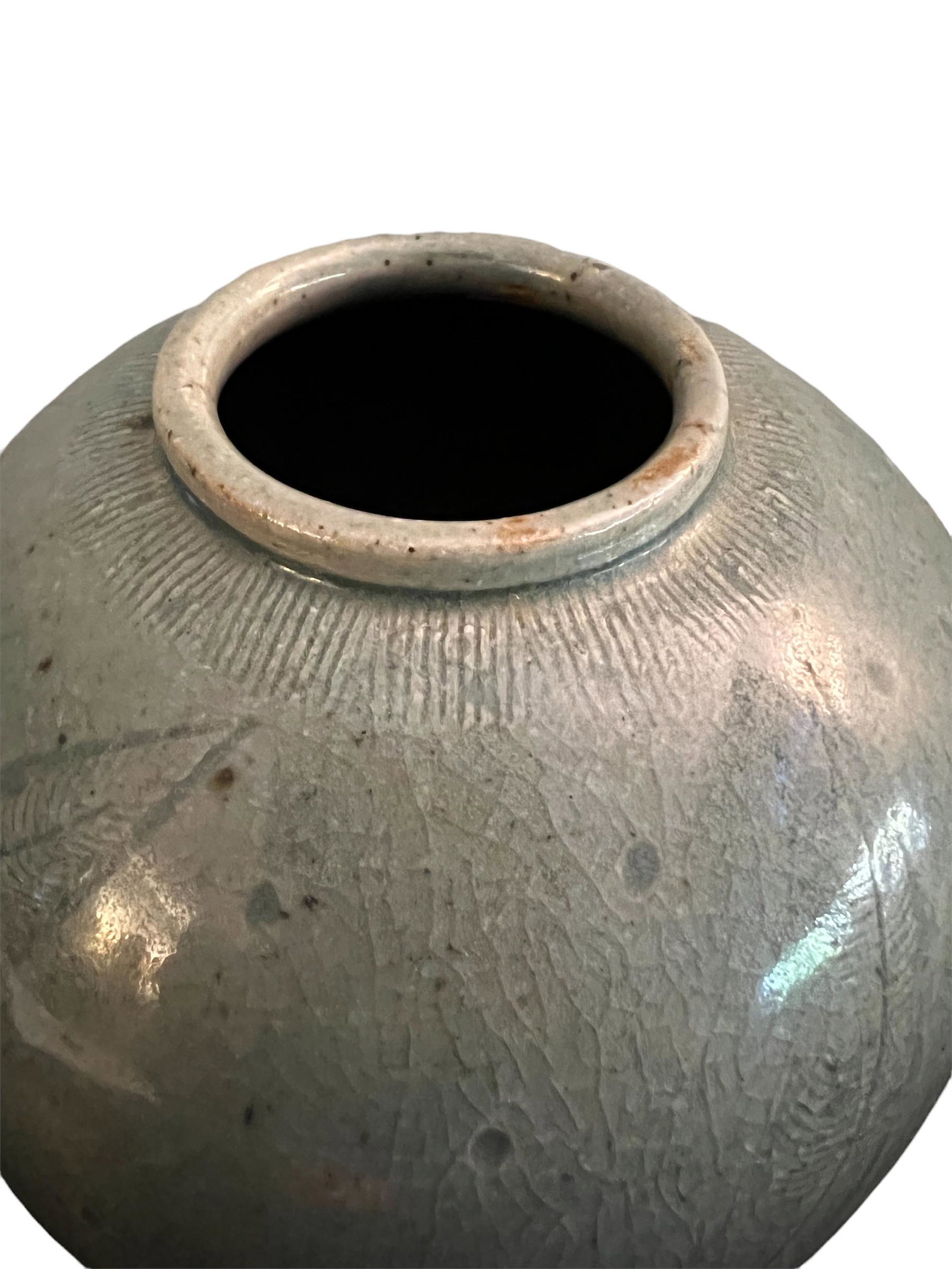 Pottery, signed: Pottery, signed. Measures: 5"x6". Condition: Good Estate Condition. Local pickup only. Local pickup only in Raleigh, NC on Thursday 2/28 between 9am-5pm. * Please do not bid if you cannot pickup the i