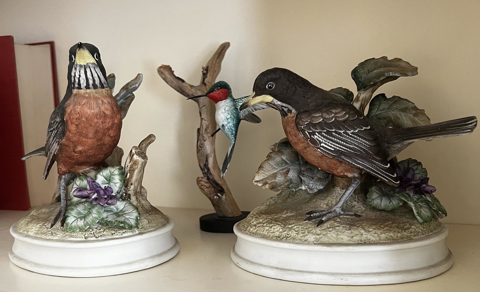 Avian Collection: Avian Collection -Two Robins By Andrea. Measures: 6"Hummingbird Signed By Paul Clarke 99' Measures: 7". Condition: Good Estate Condition. Local pickup only. Local pickup only in Raleigh, NC on Thursda