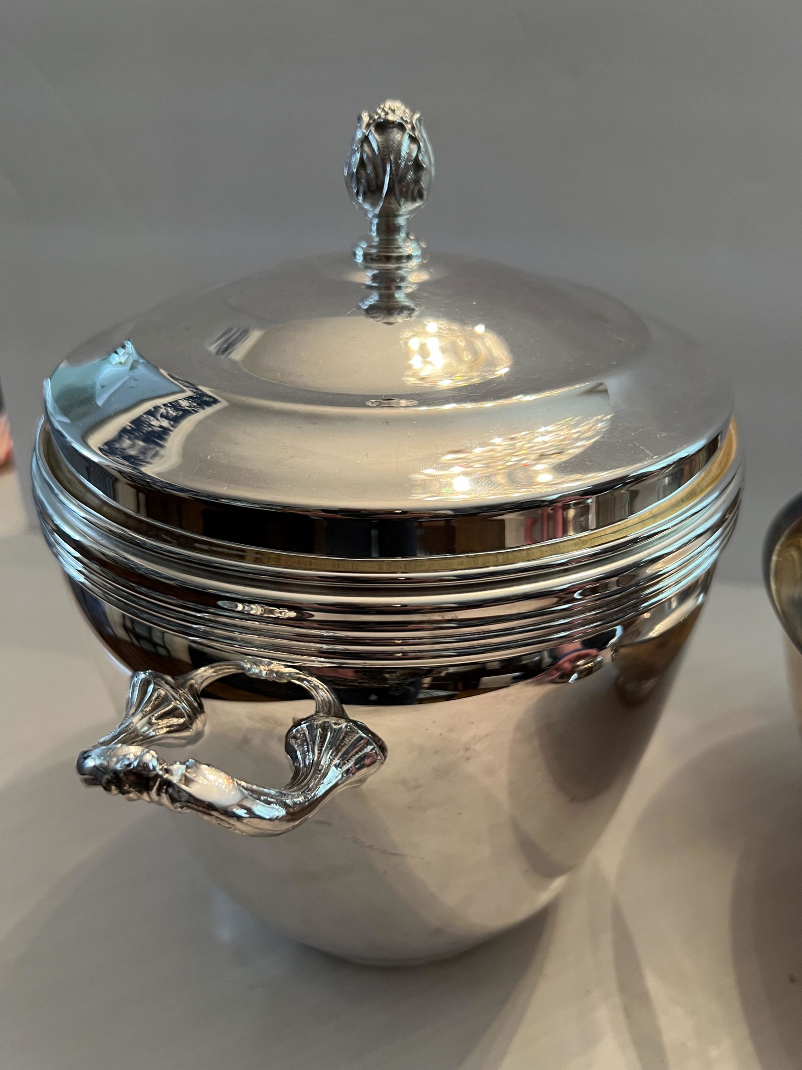 Thermos Ice Bucket and Tongs and Two Jefferson Bowls (1 of 5)