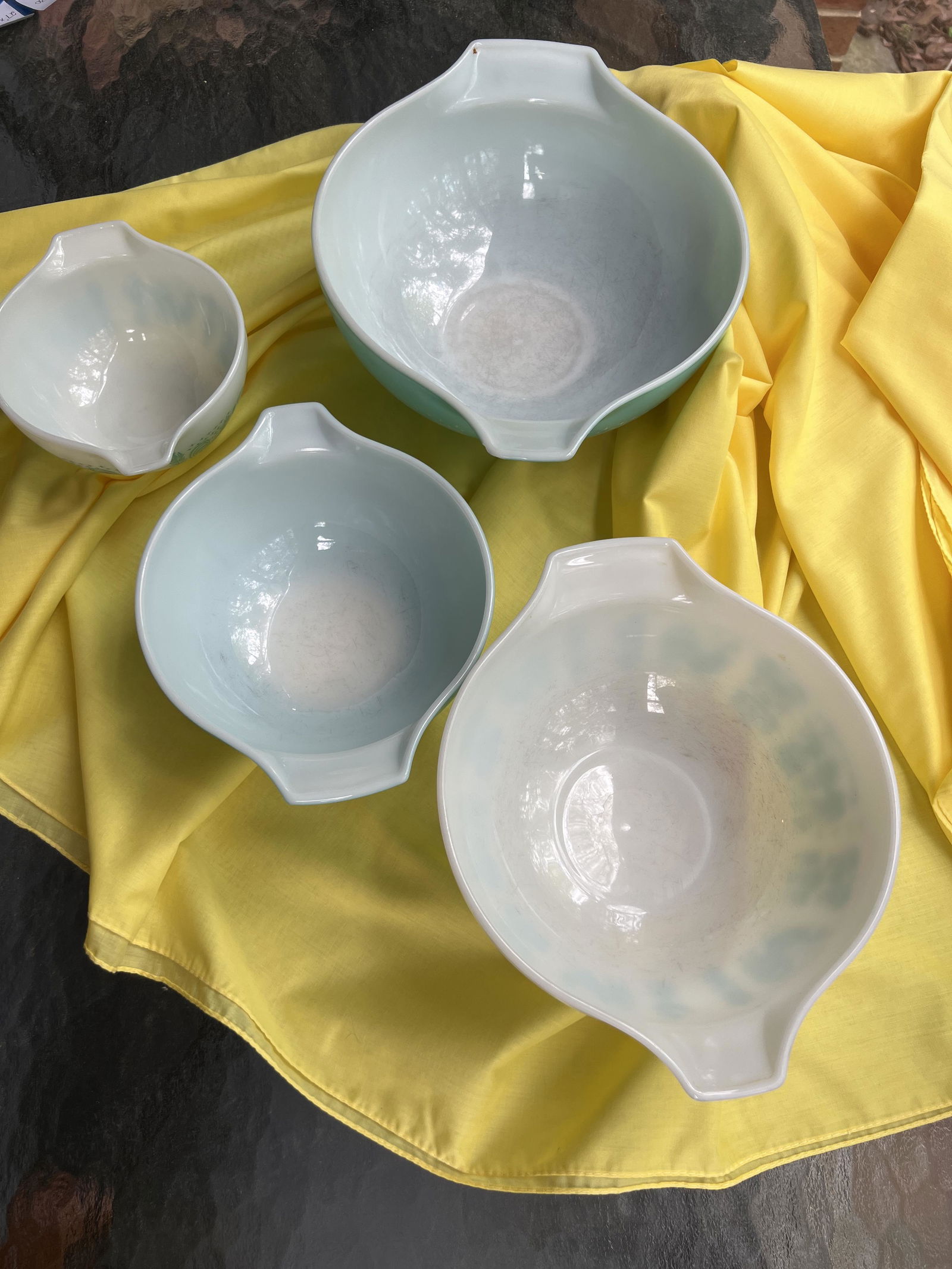 Vintage Pyrex Bowl, Set of 4 (1 of 5)