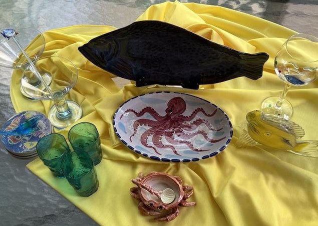 Seaside Collection: Lot of Seaside Collection including Viatri,Ovenware by Thora. Condition: Good Estate Condition. Local pickup only. Local pickup only in Raleigh, NC on Thursday 2/28 between 9am-5pm. * Please do not bi