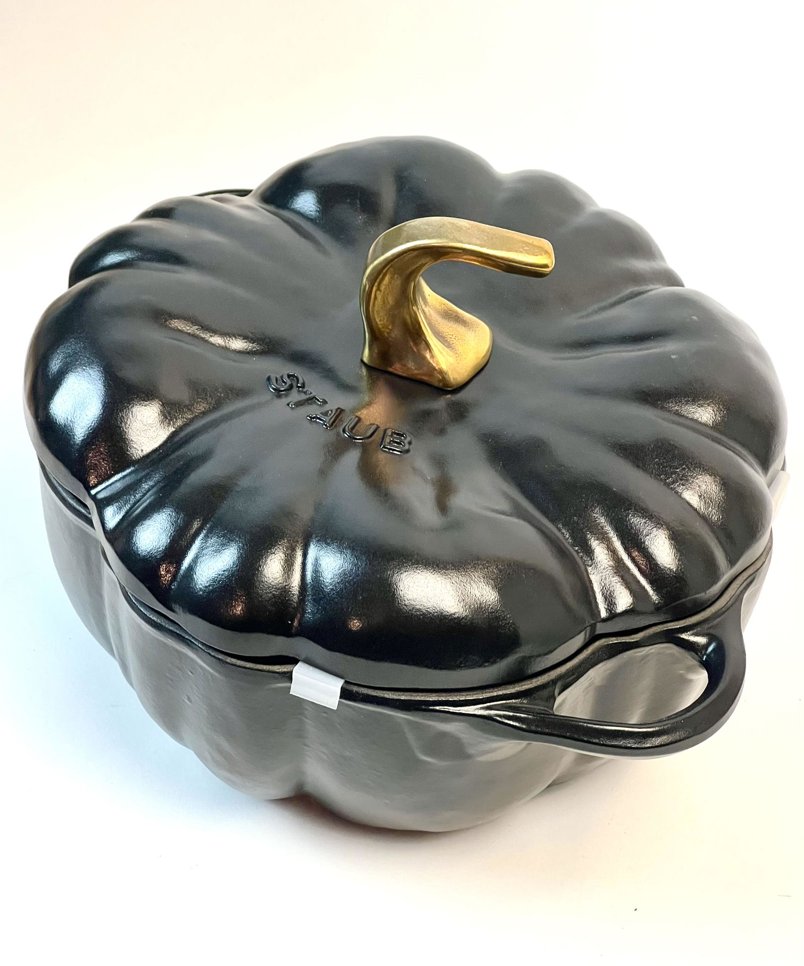 Staub Cast Iron Pumpkin Dutch Oven (1 of 6)