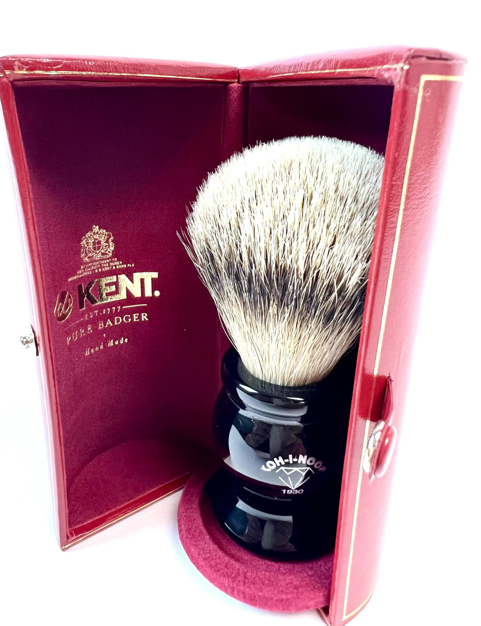 Kent Traditional Shaving Brush: Made in England, medium sized Silver Tipped brush in original packaging