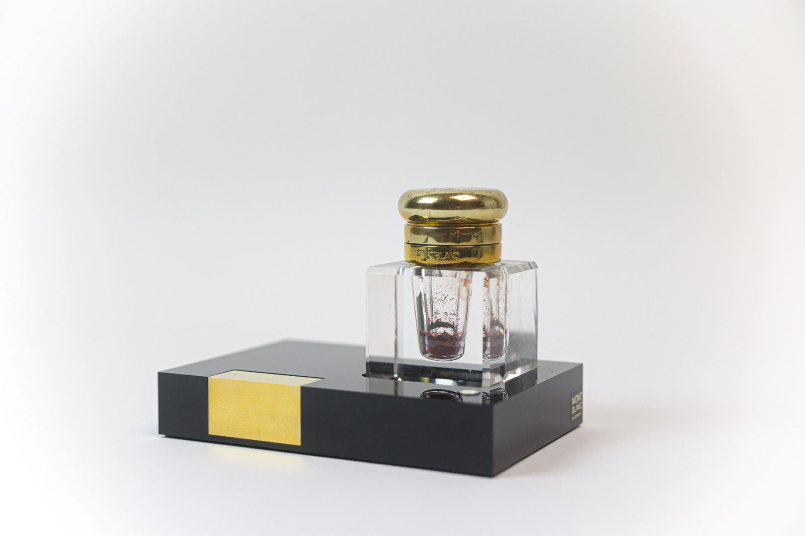 Mont Blanc Lead Crystal Inkwell (1 of 6)