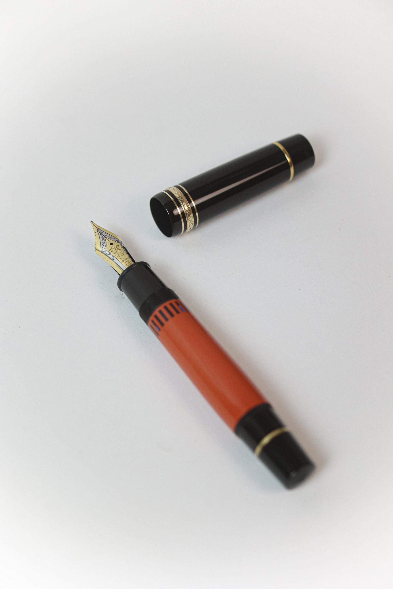 Mont Blanc Ernest Hemingway Limited Edition Fountain Pen (1 of 4)