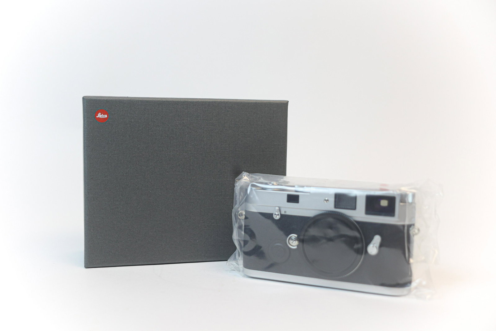 Leica M-2 0.58 Camera (1 of 8)