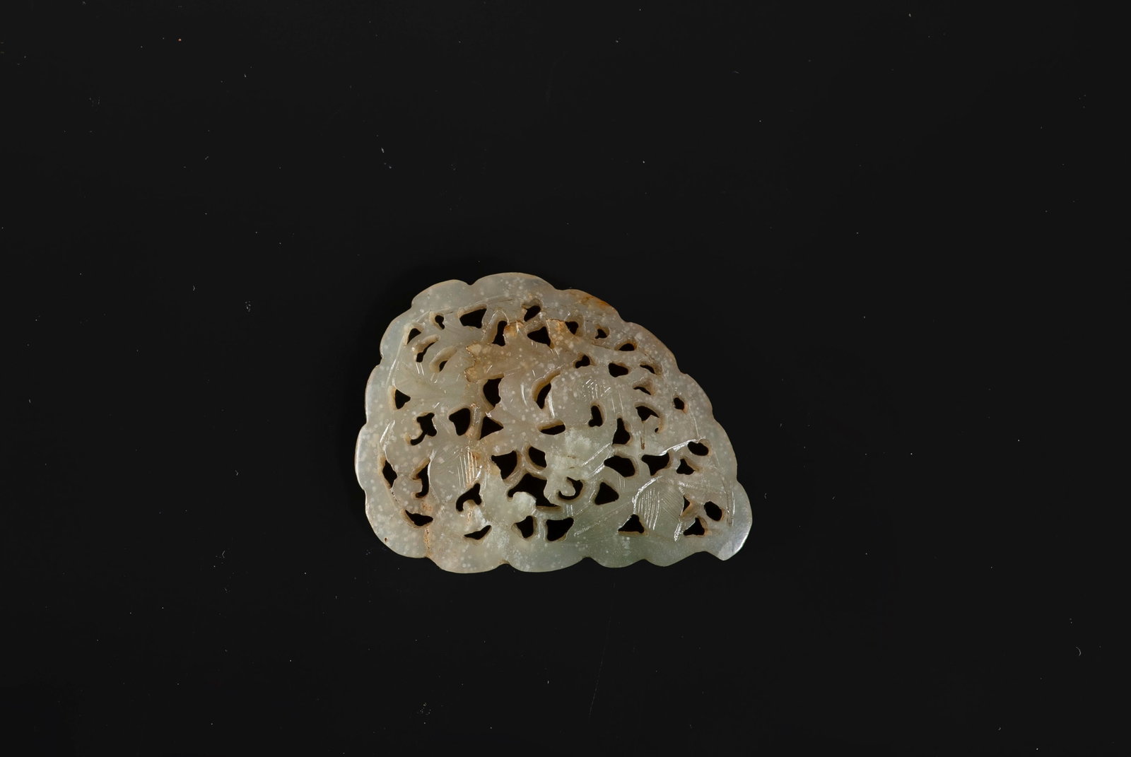 White Jade Ribbon with Patterned Hair Accessories, Ming Dynasty: L 4.7 W 3.1 H 0.4 cm; To see more info, check our online catalogue: https://issuu.com/muchuntang