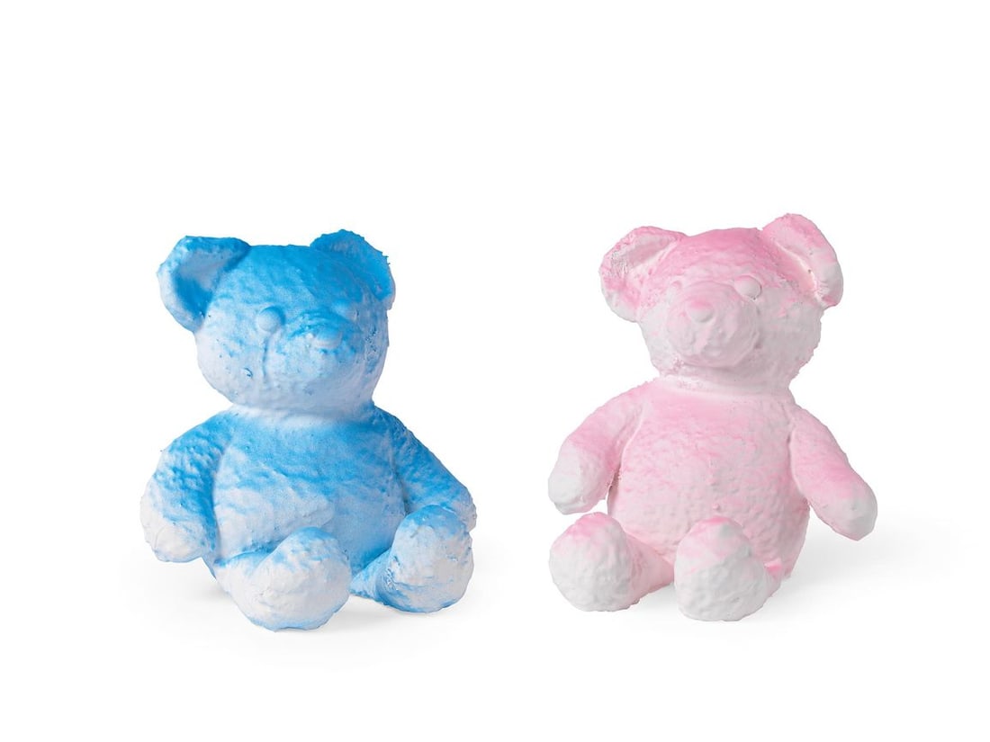 Daniel Arsham "Cracked Bear (Blue, Pink)" Figure, a set of 2: 22.6 x 18.6 x 24.4 cm (each); Fabric, plaster and acrylic paint; 2018 (Blue), 2019 (Pink); Edition: 500; To see more info, check our online catalogue: https://issuu.com/muchuntang