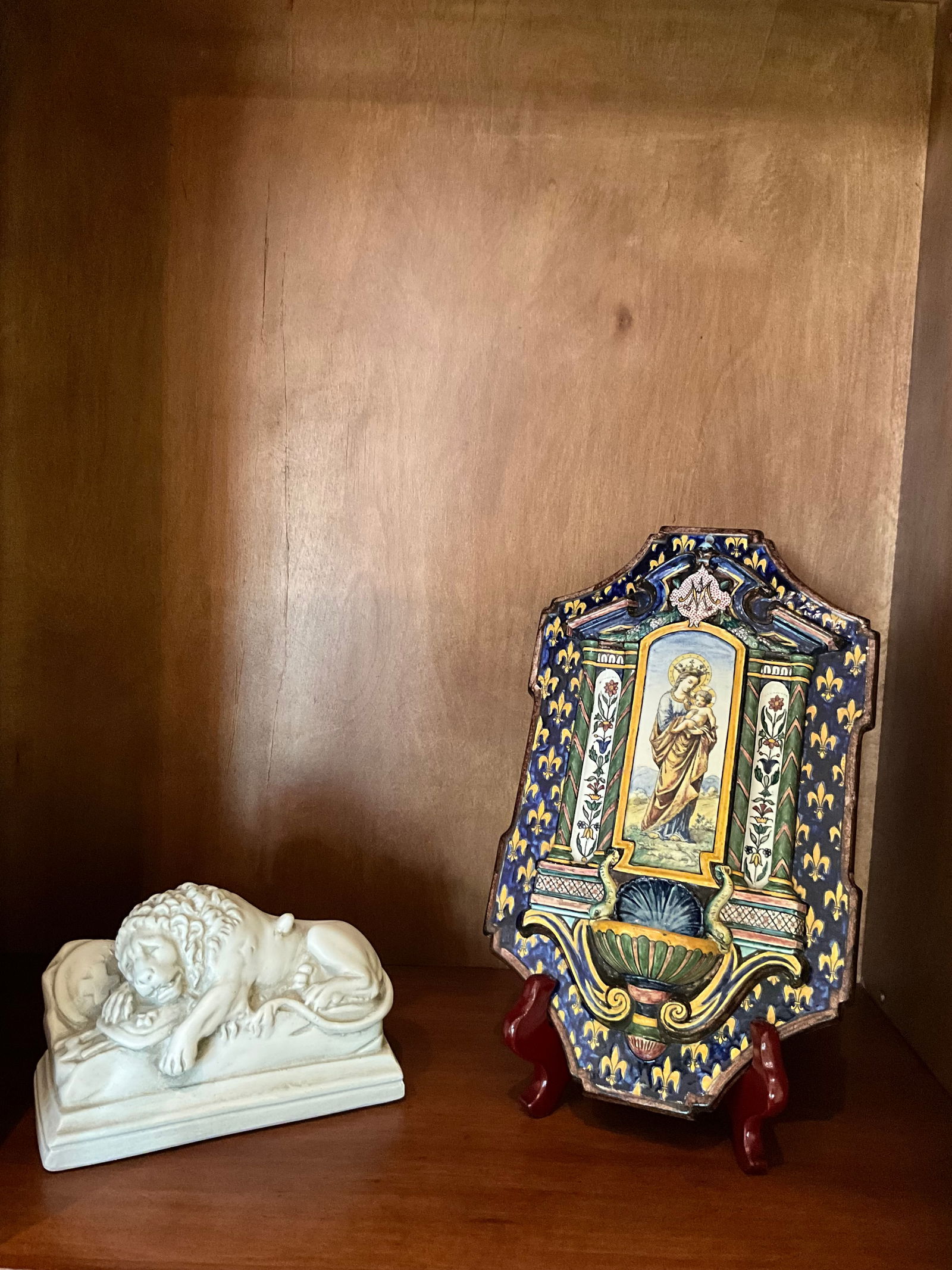 Antique French Gien Faience Fleur-dis-lis Pattern Holy Water Font 1875 Lion of Lucern: Measuring 7.25" wide x 12" high x 2" deep Lion of lucerne is a plaster cast measuring 6.5" wide x 2.75"deep x 4.75" high