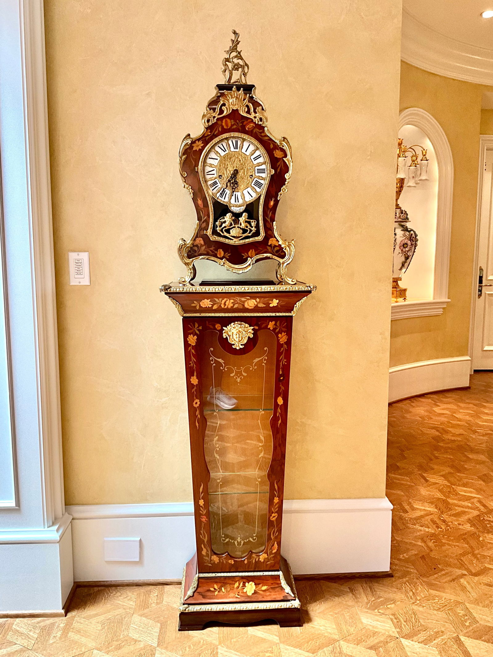 Vintage Italian Mantel Clock with Marquetry Case (1 of 6)