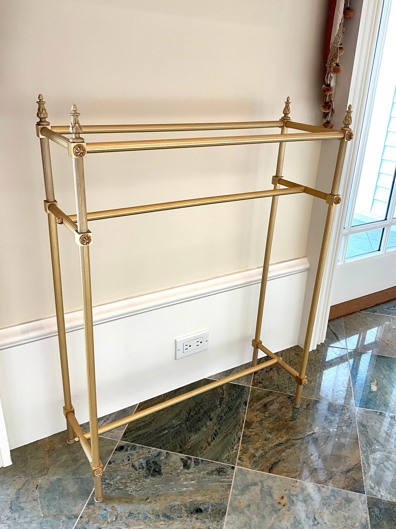 Louis XVI Towel Draper by Sherle Wagner Heritage Collection: excellent condition constructed of brass and bronze measuring 25" wide x 9.25" deep x 33" high