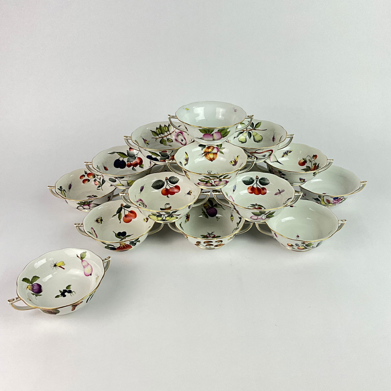 18 Herend Market Garden Cream Soup Saucers & 17 Bowls (1 of 11)