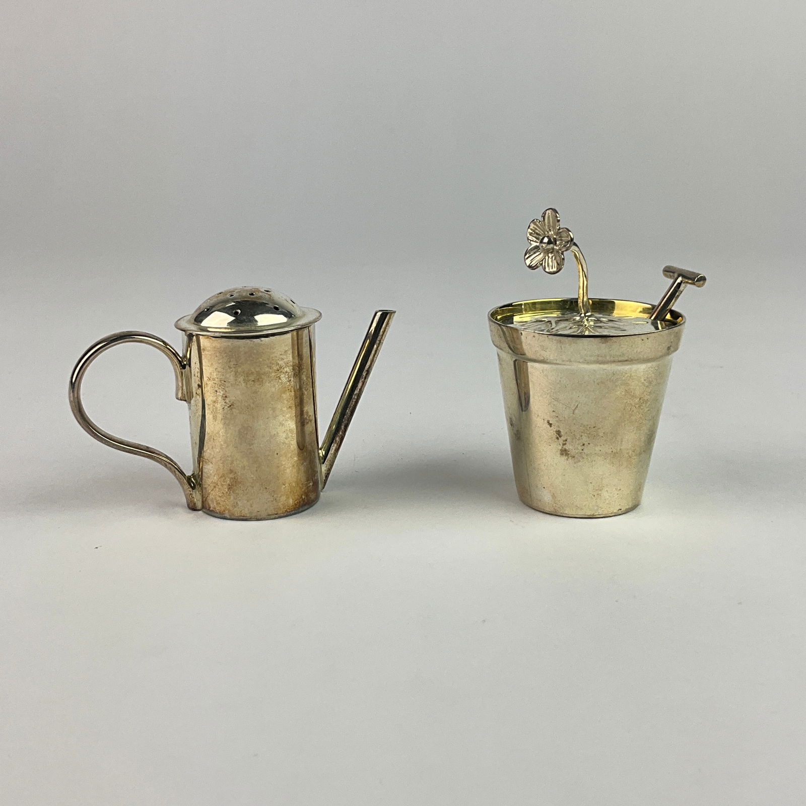 Tiffany & Co. Sterling Silver Salt and Pepper Set (1 of 11)