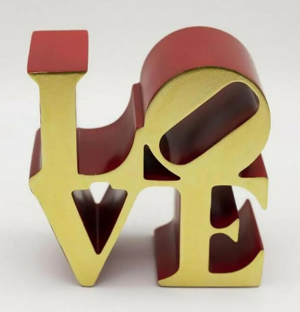 ROBERT INDIANA - Love (Gold), LE include original COA: ROBERT INDIANA, United States 1928-2018 Love (Gold & Red) - 2018 Painted polystone, Numbered XX/500 Size 15 x 15 x 7 cm. Publisher: Editions Studio Certificate of authenticity of the publisher is incl