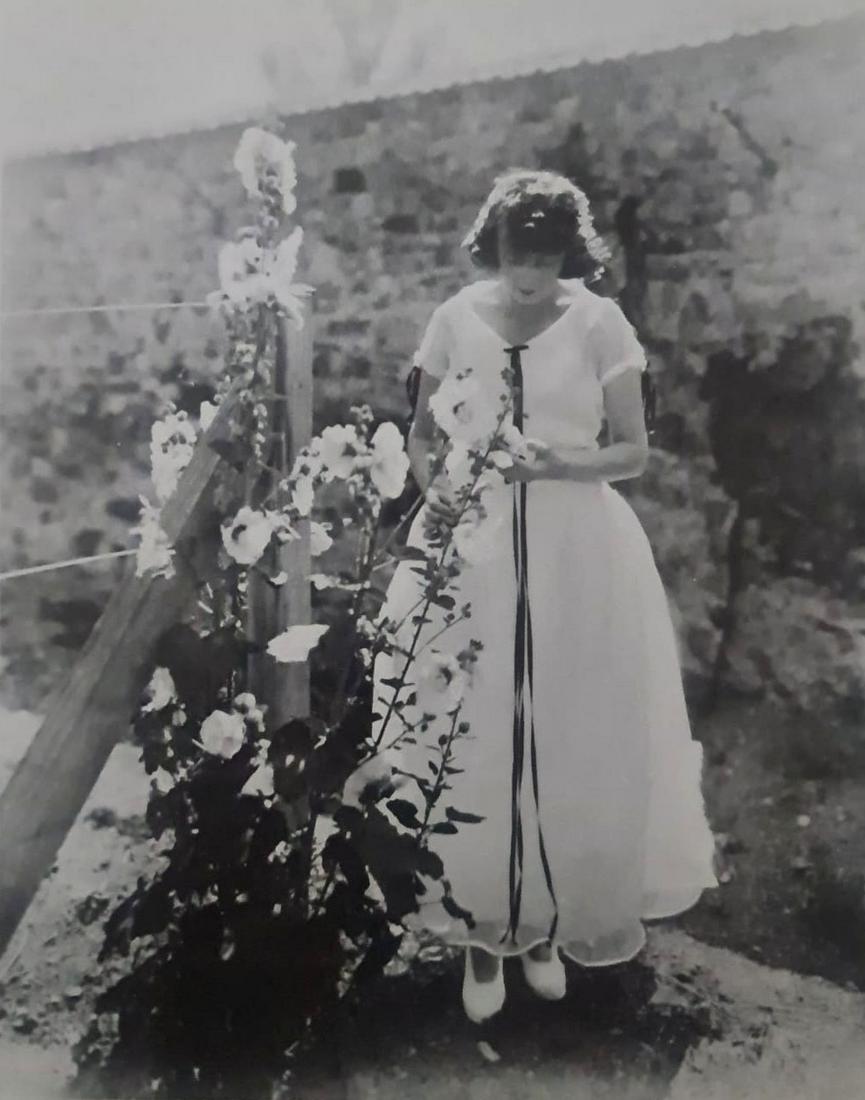 Jacques-Henri Lartigue, Juillet, Rouzart, 1918: Photographer: Jacques-Henri Lartigue , born onJune 13, 1894in Courbevoie and died onSeptember 12, 1986in Nice , is a French painter , writer and photographer .In 1963, Jacques Henri Lartigue exhibited