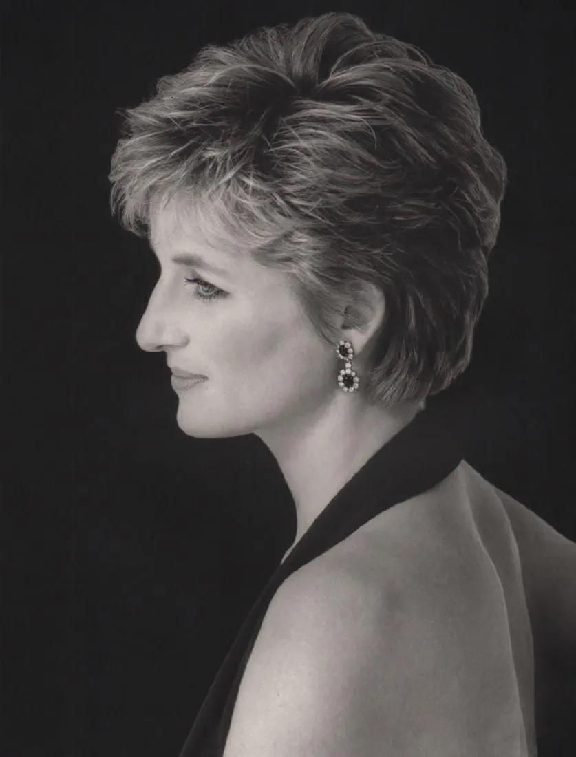 PATRICK DEMARCHELIER - Princess Diana. London 1993: Photographer: PATRICK DEMARCHELIER: internationally renowned fashion and portrait photographer known for his ability to represent the true personalities of his subjects. He discovered his passion at 1