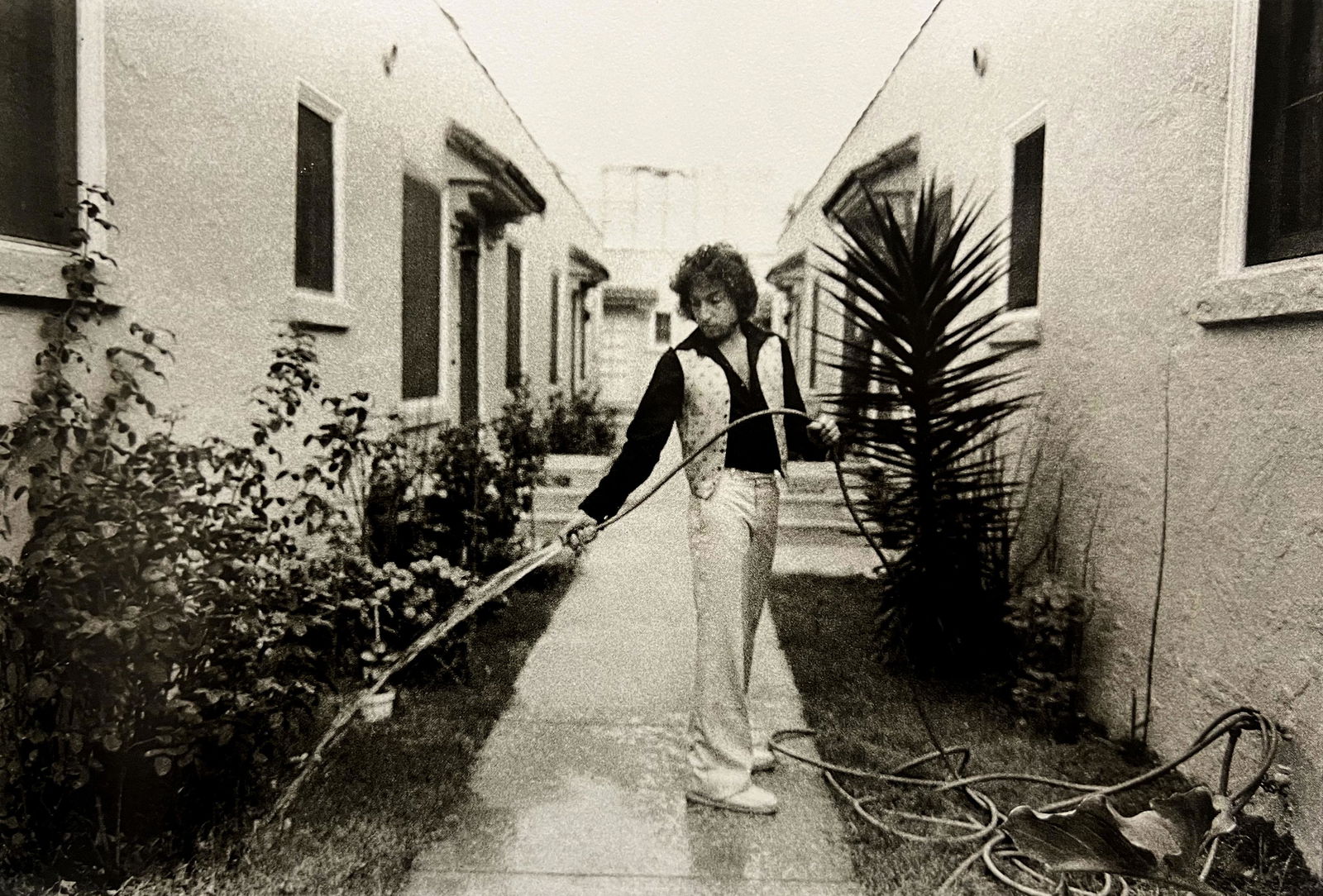 Annie Leibovitz, Bob Dylan, Hollywood, 1978: Photographer: Annie Leibovitz October 2, 1949. Anna-Lou "Annie" Leibovitz is an American portrait photographer. She is best known for her engaging portraits, particularly of celebrities, which often f