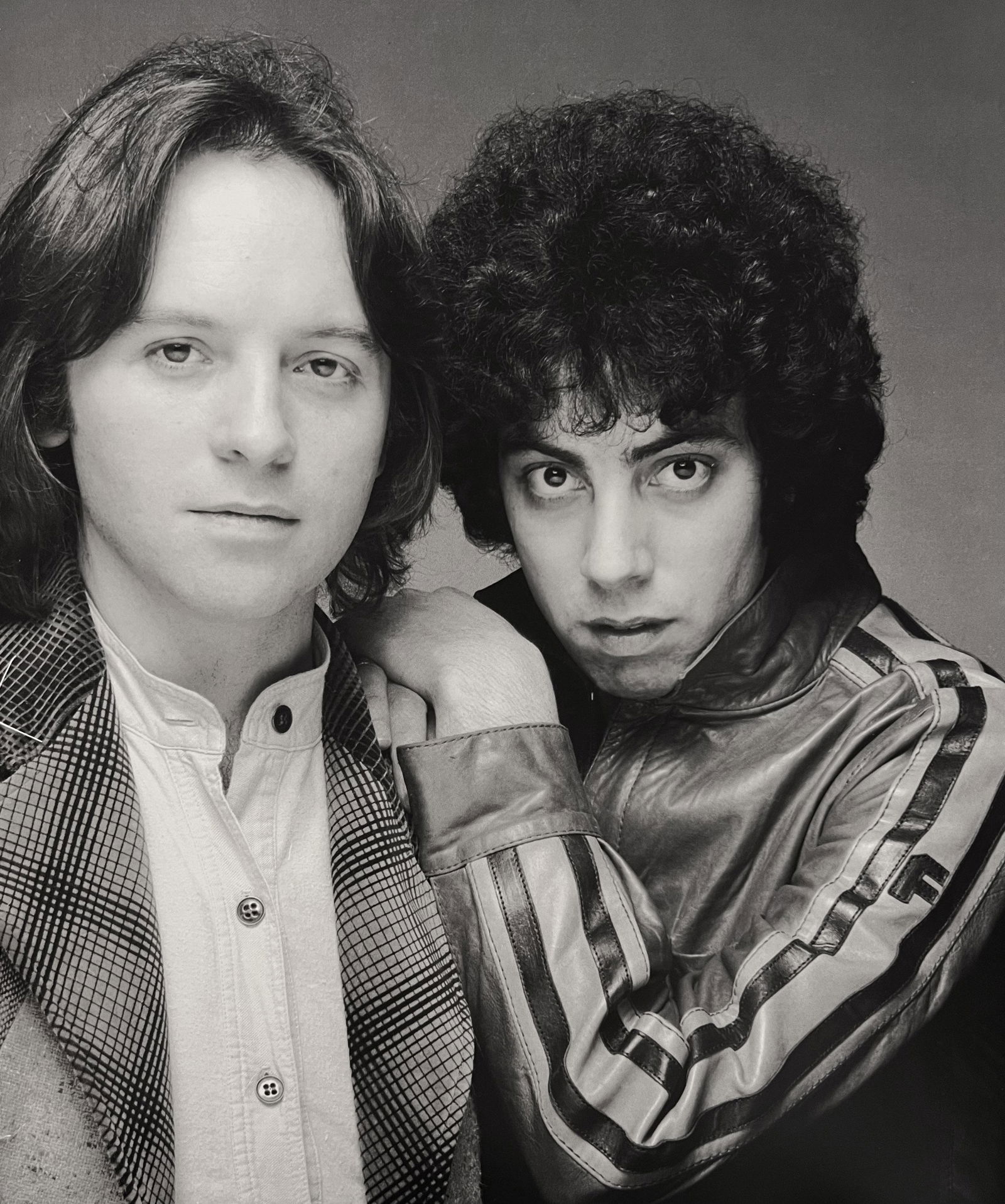 Terry O'neill, Eric Stewart and Graham Gouldman of British rock group 10cc, circa 1975: Photographer: TERRY O'NEILL Subject/Title: Eric Stewart and Graham Gouldman of British rock group 10cc Date Of Negative: circa 1975 Type Of Print: Authentic Sheet Fed Photogravure/Heliogravure. Date O