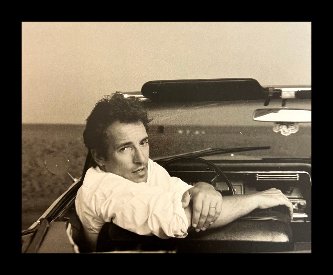 Annie Leibovitz, Asbury Park, New Jersey, 1987: Photographer: Annie Leibovitz October 2, 1949. Anna-Lou "Annie" Leibovitz is an American portrait photographer. She is best known for her engaging portraits, particularly of celebrities, which often f