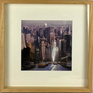 Marie-Laure VAREILLES (XXe): New York, univers urbain de tous les reves. Digital photomontage. 30 x: Marie-Laure VAREILLES (XXe): New York, univers urbain de tous les reves. Digital photomontage. 30 x 30 cm. Certificat d'authenticitÃ© de ART GALLERY DERAPAGES