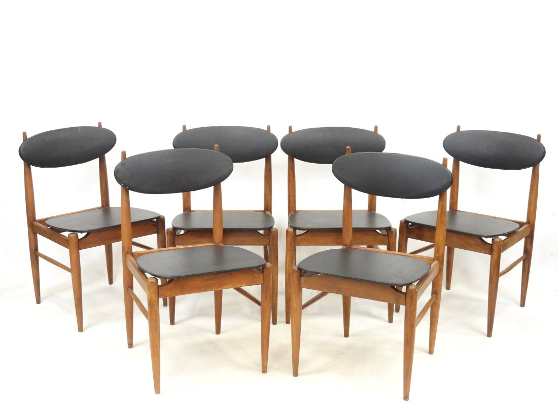 SIX CHAISES en bois exotique et skai noir, Trace de vieille Ã©tiquette. Style scandinave. 70 x 47 x: SIX CHAISES en bois exotique et skai noir, Trace de vieille Ã©tiquette. Style scandinave. 70 x 47 x 52 cm (petites dÃ©chirures et manques au skai, usures).