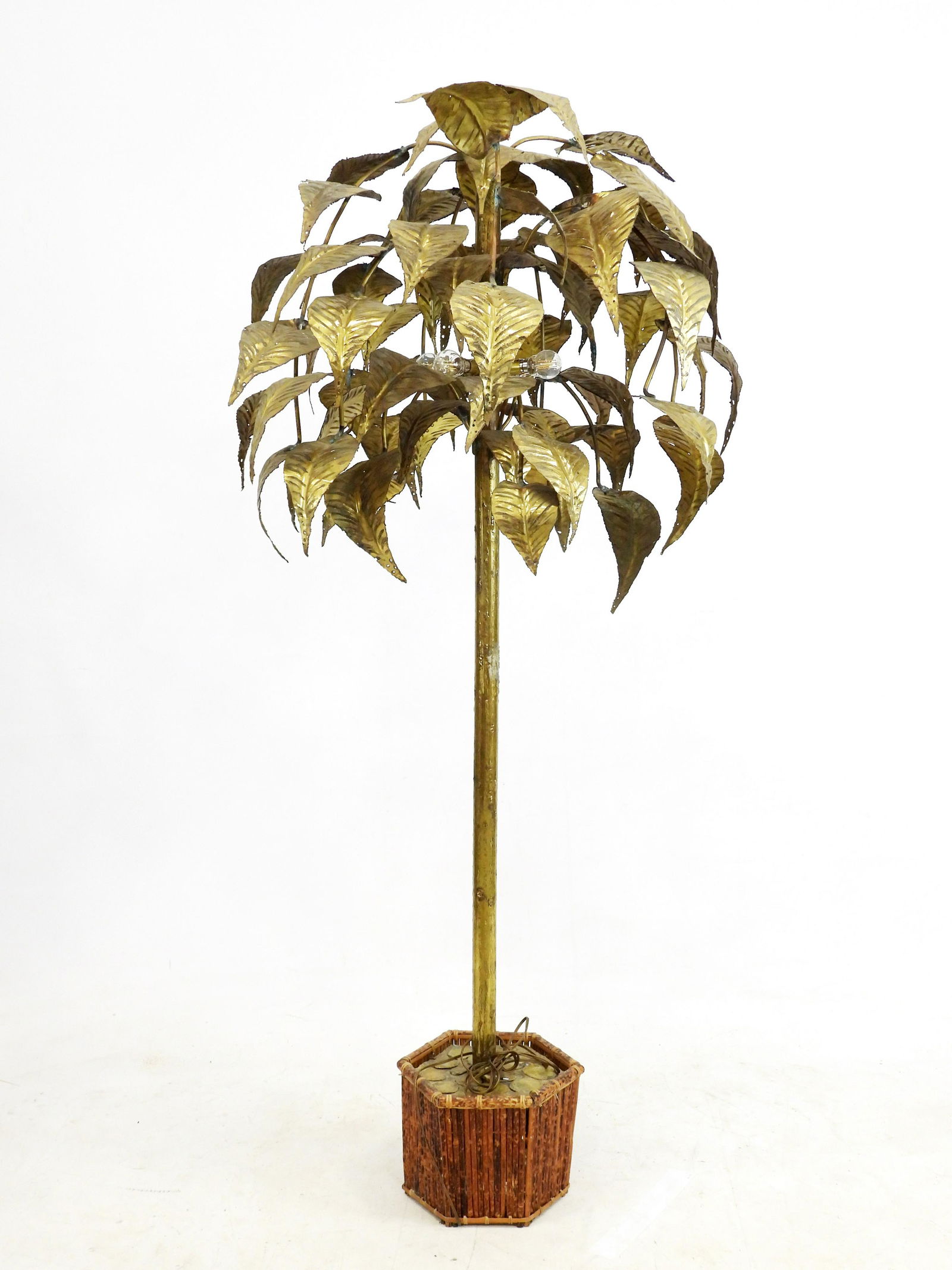 Maison JANSEN (dans le goÃ»t de):  Lampe de salon Ã  quatre lumiÃ¨res en laiton en forme d'un arbre (1 of 8)