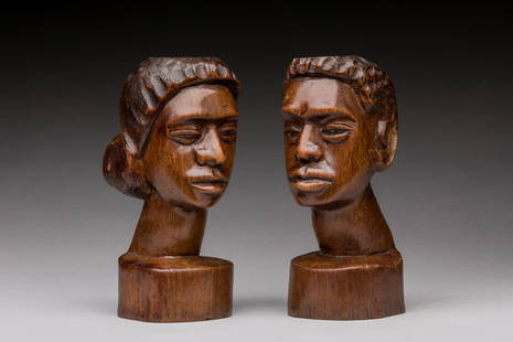 MADAGASCAR.: MADAGASCAR.Bois exotique sculpte et tres patine.Paire de bustes en bois exotique sculpte et patine.Haut : 16,5 cm et 17 cm. Provenance : Collection privee, Conde-sur-Lâ€™escaut.