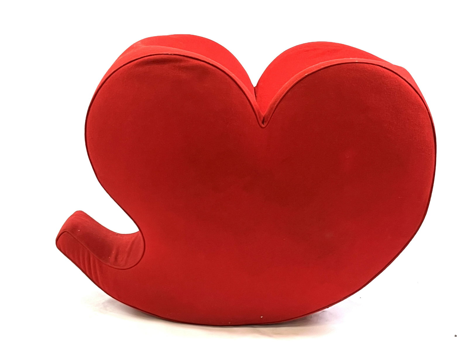 RON ARAD: Ron ARAD (ne en 1951) pour Moroso Soft Heart. Fauteuil a bascule en forme de coeur en laine rouge. Circa 1991. H 76 - L 90 - P 60 cm. Usures.