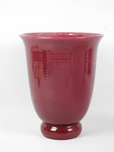 ELCHINGER - Soufflenheim : Vase a col evase en ceramique a couverte rouge. H: 30 cm: ELCHINGER - Soufflenheim : Vase a col evase en ceramique a couverte rouge. H: 30 cm