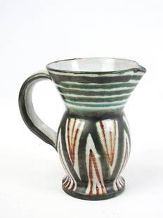 Robert PICAULT (1919-2000) : Pichet en ceramique vert fonce et marron. Monogramme RP. Haut : 18 cm: Robert PICAULT (1919-2000) : Pichet en ceramique vert fonce et marron. Monogramme RP. Haut : 18 cm