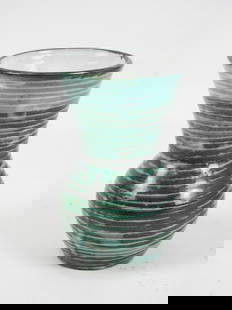 Robert PICAULT (1919 - 2000) : Vase en ceramique a decor de stries horizontales noir et vert.: Robert PICAULT (1919 - 2000) : Vase en ceramique a decor de stries horizontales noir et vert. Monogramme RP sur fond noir au revers. H 14.5 m (petit eclat au col)