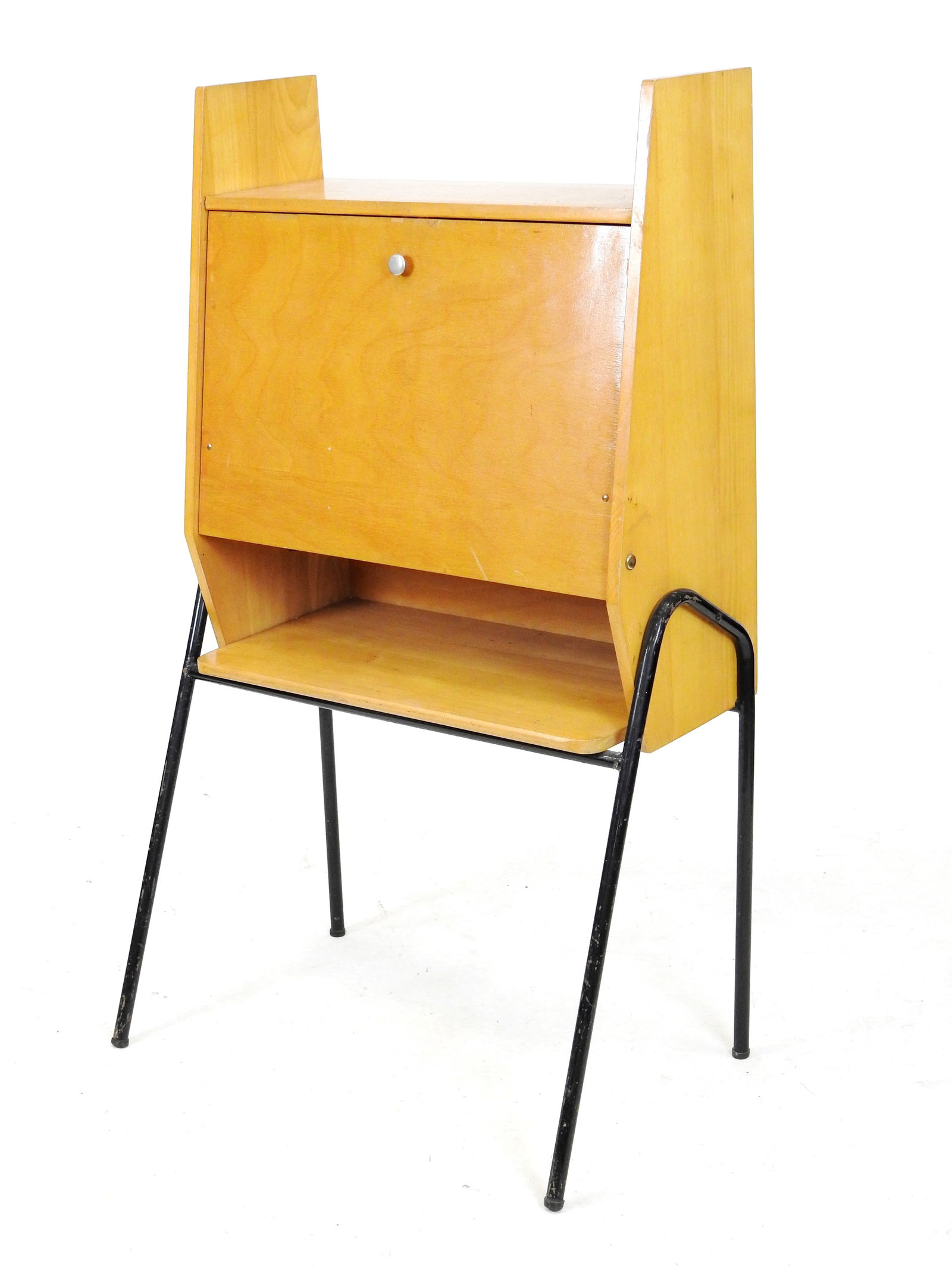 Jacques HITIER (dans le gout de): Bureau secretaire en bois et metal tubulaire noirci. Il ouvre a un: Jacques HITIER (dans le gout de): Bureau secretaire en bois et metal tubulaire noirci. Il ouvre a un abattant. H 123 - 68 cm