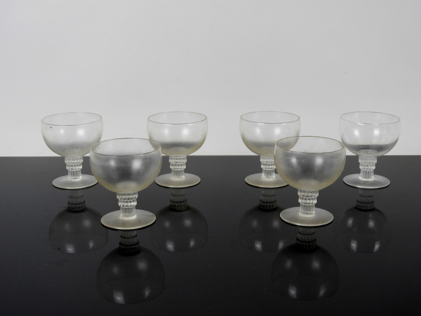 Rene LALIQUE  (1860-1945) : six verres a porto modele Bambou en verre blanc , paraison (1 of 5)