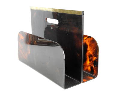 Michel DUMAS (XXe) : Porte revue imitant l'ecaille de tortue. 29 x 40 x 18 cm: Michel DUMAS (XXe) : Porte revue imitant l'ecaille de tortue. 29 x 40 x 18 cm
