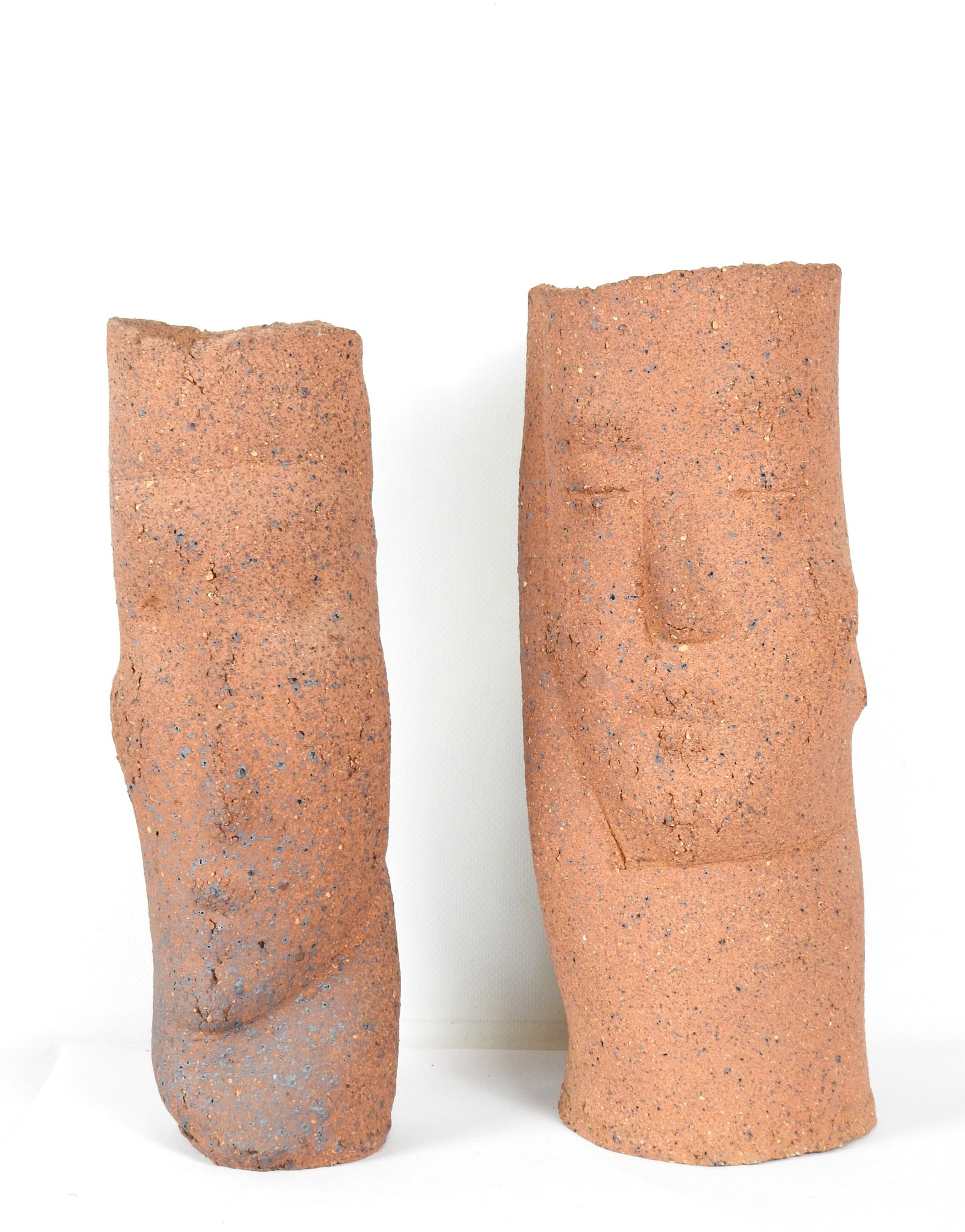 Anonyme - XXeme s. Deux vases anthropomorphes en t (1 of 1)