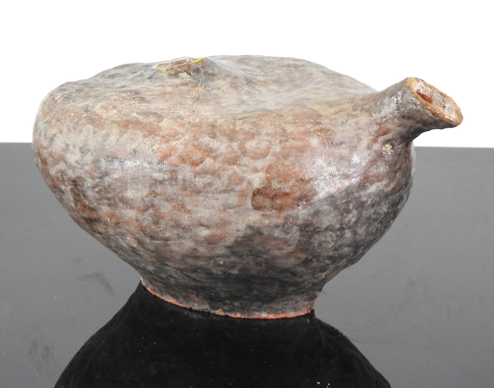 PICHET en terre brune. Monogramme a dechiffrer et (1 of 1)