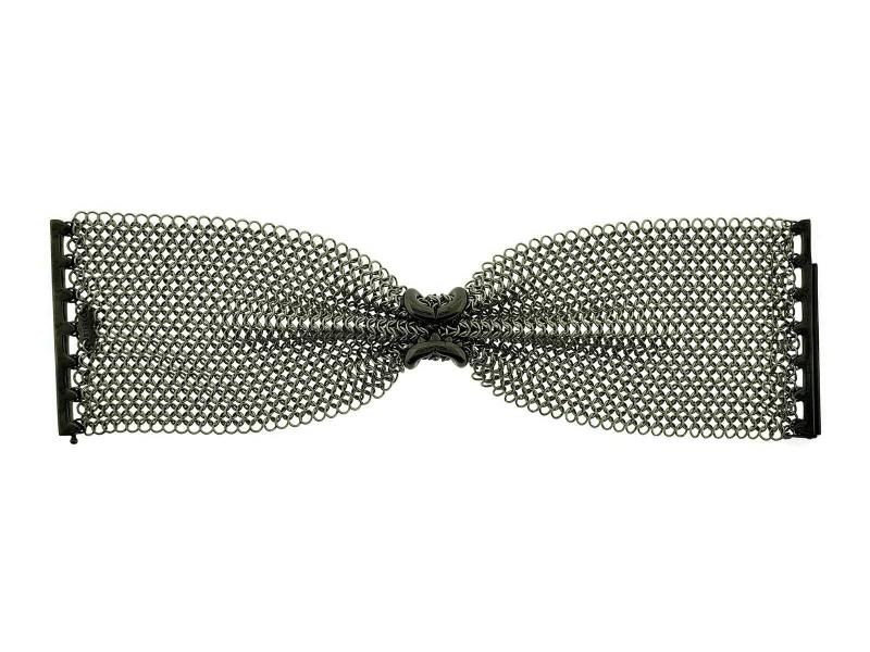 Stephen Webster Jewels Verne Metallic Lace Mesh Bracelet 7.5 Inches Long: Stephen Webster Jewels Verne Metallic Lace Mesh Bracelet 7.5 Inches Long Product Code: 333795307846-E Brand: Stephen Webster Condition: Never Worn Model: 333795307846-E Size and Fit: Length: 7.5 I