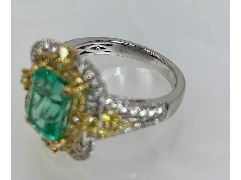 18K White Gold Emerald Cut Emerald White And Yellow Diamond Ring: 18K White Gold Emerald Cut Emerald White And Yellow Diamond Ring Product Code: 18KWHITEGO-61F708A06712D Condition: Never Worn Metal: White Gold Stone: emerald diamond