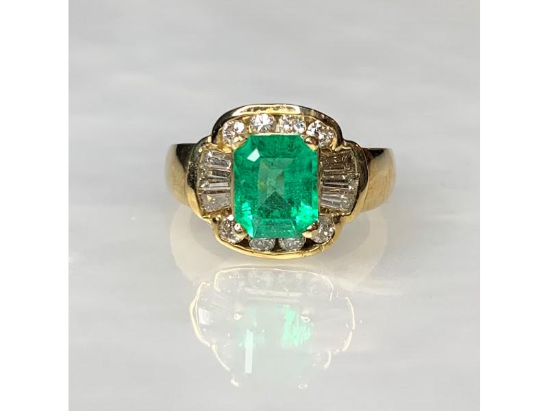 14K Yellow Gold Emerald Cut Emerald Diamond Ring: 14K Yellow Gold Emerald Cut Emerald Diamond Ring Product Code: 14KYELLOWG-61F9A94AE9D31 Condition: Never Worn Metal: Yellow Gold Stone: Emerald ---- A delightful candy colored vintage natural Colombia