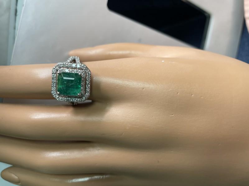 Emerald-Cut Emerald And Double Halo Diamond Split Shank Ring In 14K White Gold: Emerald-Cut Emerald And Double Halo Diamond Split Shank Ring In 14K White Gold Product Code: EMERALD-CU-628E63DC26C43 Condition: Never Worn Final Sale: THIS ITEM IS FINAL SALE AND NOT RETURNABLE. ----