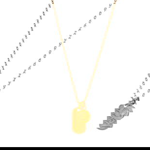 Versace Medusa Dog Tag Pendant Necklace Metal: Versace Medusa Dog Tag Pendant Necklace Metal Exterior Color: Gold Material: Metal RBJ no: NL.VS.MKPE.MTAL Item No: 207790/1 SIZE AND FIT: Length: 19 mm, Width: 2 mm, Pendant Length: 1.25 ", Pendant W