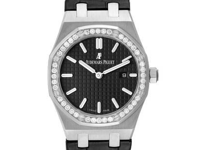 Audemars Piguet Royal Oak 33mm Steel Diamond Ladies Watch: Audemars Piguet Royal Oak 33mm Steel Diamond Ladies Watch Product Code: 40501-34CB0 Brand: Audemars Piguet Condition: Pre-Owned Audemars Piguet Royal Oak 33mm Steel Diamond Ladies Watch 67651ST Box Pa