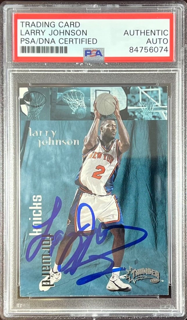 Larry Johnson auto 1998 SkyBox #2 card New York Knicks PSA Encapsulated: Larry Johnson auto 1998 SkyBox #2 card New York Knicks PSA Encapsulated Larry Johnson auto 1998 SkyBox #2 card New York Knicks PSA Encapsulated RBJ no:7369023979608