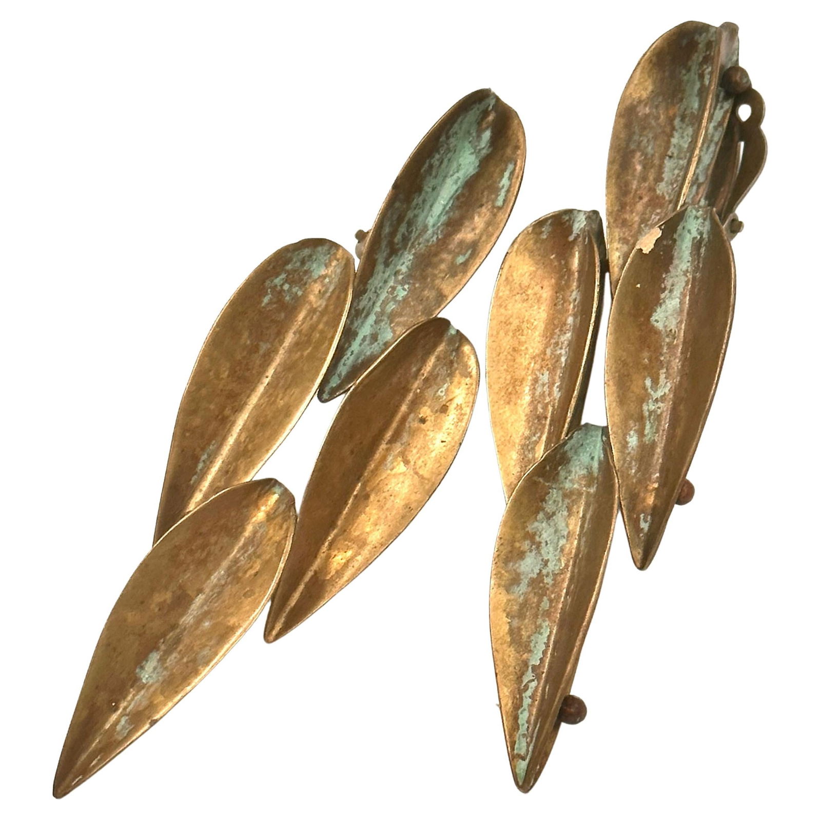 Robert Lee Morris Wabi Sabi Collection, Large 4 Dart Earrings: Robert Lee Morris Wabi Sabi Collection, Large 4 Dart Earrings Metal: Brass Weight: 1.4 oz Dimensions: Height: 3.65 in (92.71 mm) Width: 1.1 in (27.94 mm) Depth: 0.5 in (12.7 mm) Diameter: 3.65 in (92.