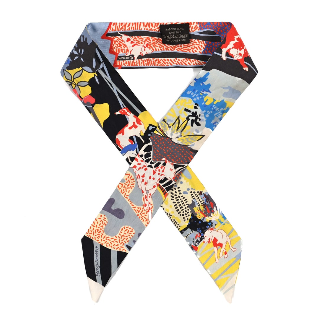 Silk En Liberte Twilly Ebene: Hermes Silk En Liberte Twilly Ebene Jaune Bleu SKU no: RBJ1430550 Condition: Very Good Condition Details: Exterior: Creases, frayed, Other: Run(s) Length: 34 in Width: 2 in This is an au