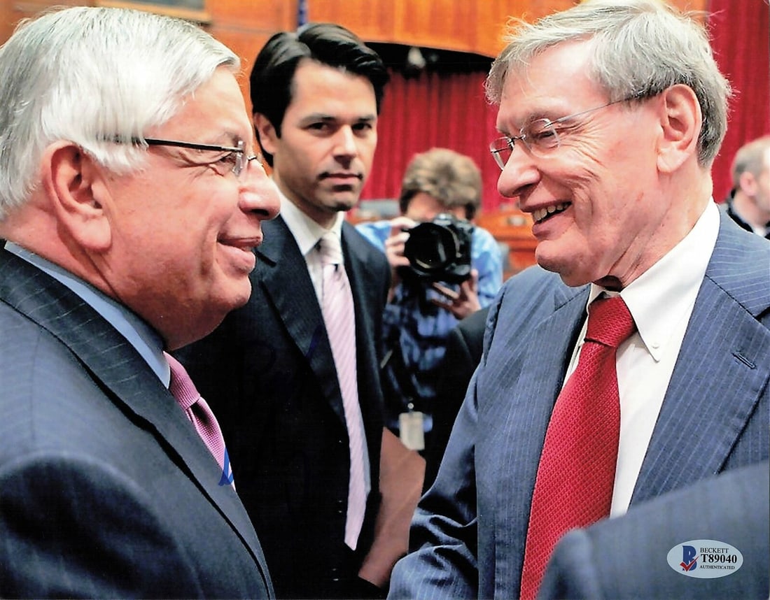 Allan Bud Selig signed 8x10: Allan Bud Selig signed 8x10 Photo BAS Beckett Commissioner Autographed Allan Bud Selig signed 8x10 Photo BAS Beckett Commissioner Autographed