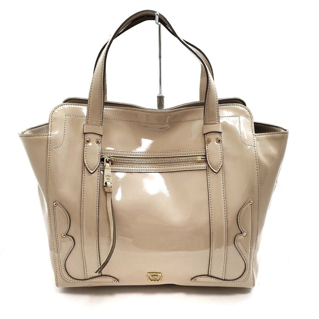 Auth ANNA SUI - Beige Patent: Auth ANNA SUI - Beige Patent Leather (Synthetic Leather) Tote Bag Condition: Pre-owned Brand: ANNA SUI Style: Tote Bag Exterior Color: Beige Exterior Material: Patent Leather (Synthetic Leather) A